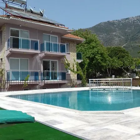 Casa de hóspedes Sefa Ztc Hotel *